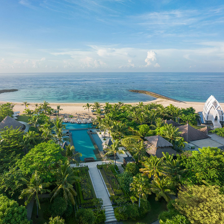 Ritz-Carlton Bali Nusa Dua beachfront resort Sassy Giveaway Reader Survey