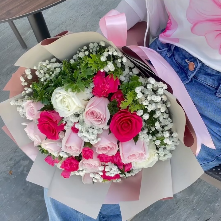 girl with bouquet of flowers: girl on phone: 11.11, singles day sales, promotions, deals, Hong Kong, flower chimp